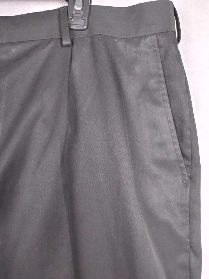 Pantalones Cortos de Golf Walter Hagen Para Hombres W42 Negros Atléticos Plisados Bolsillos Foto 4 de 4