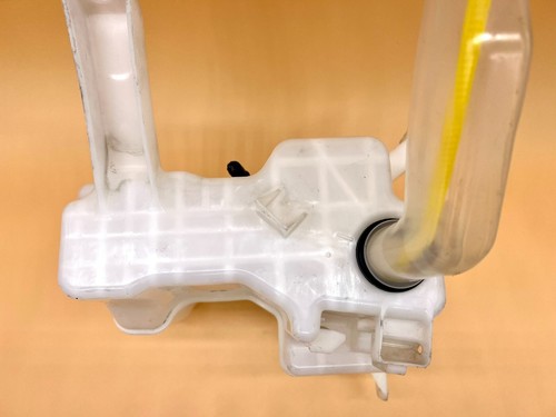 Genuine Toyota Prius 1.8 2009 ~ 2015 Windscreen Windshield Washer Bottle & Pumps - Picture 7 of 10