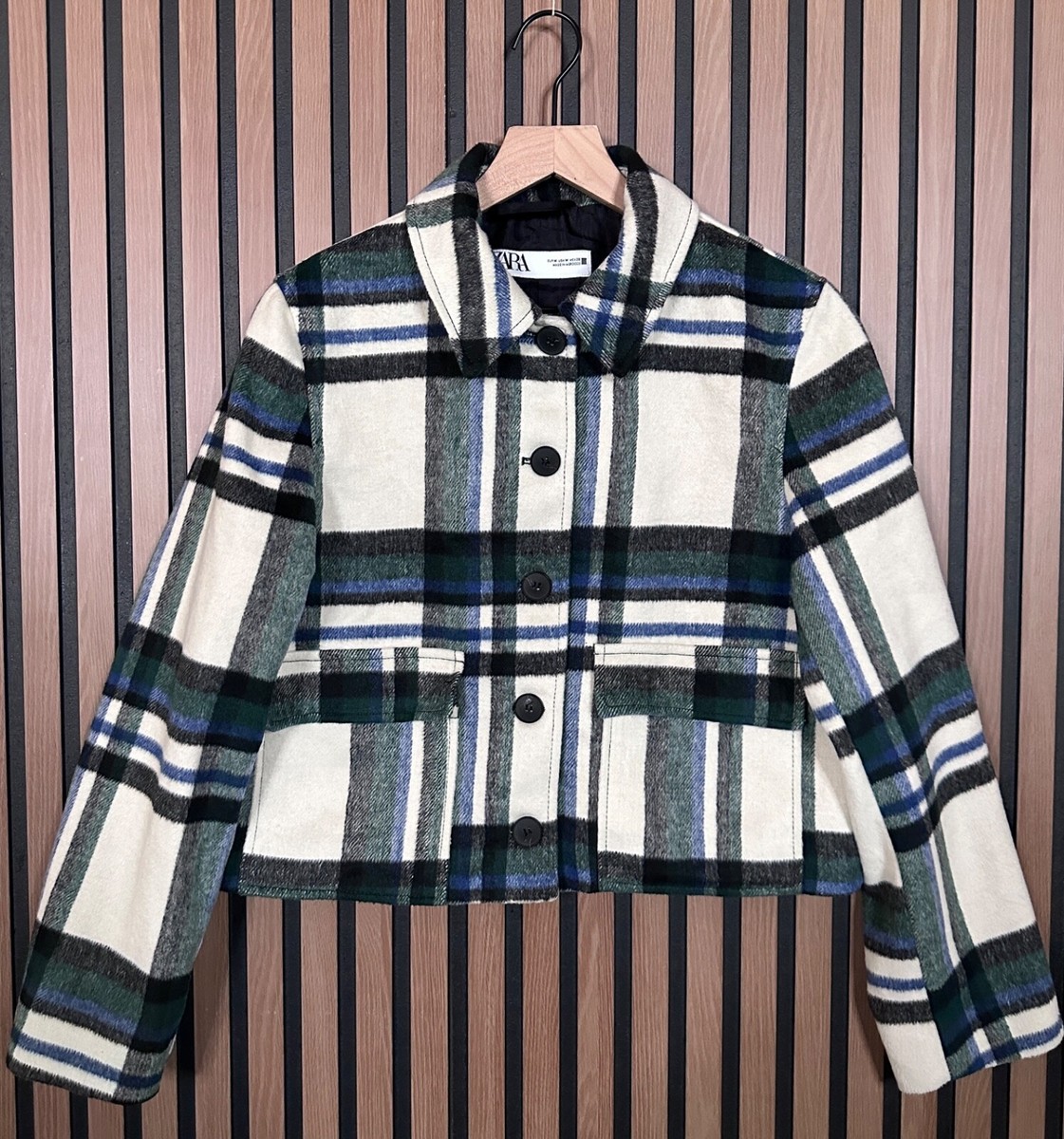 New Zara Flannel Jacket Medium Womens Green White Plaid Cropped