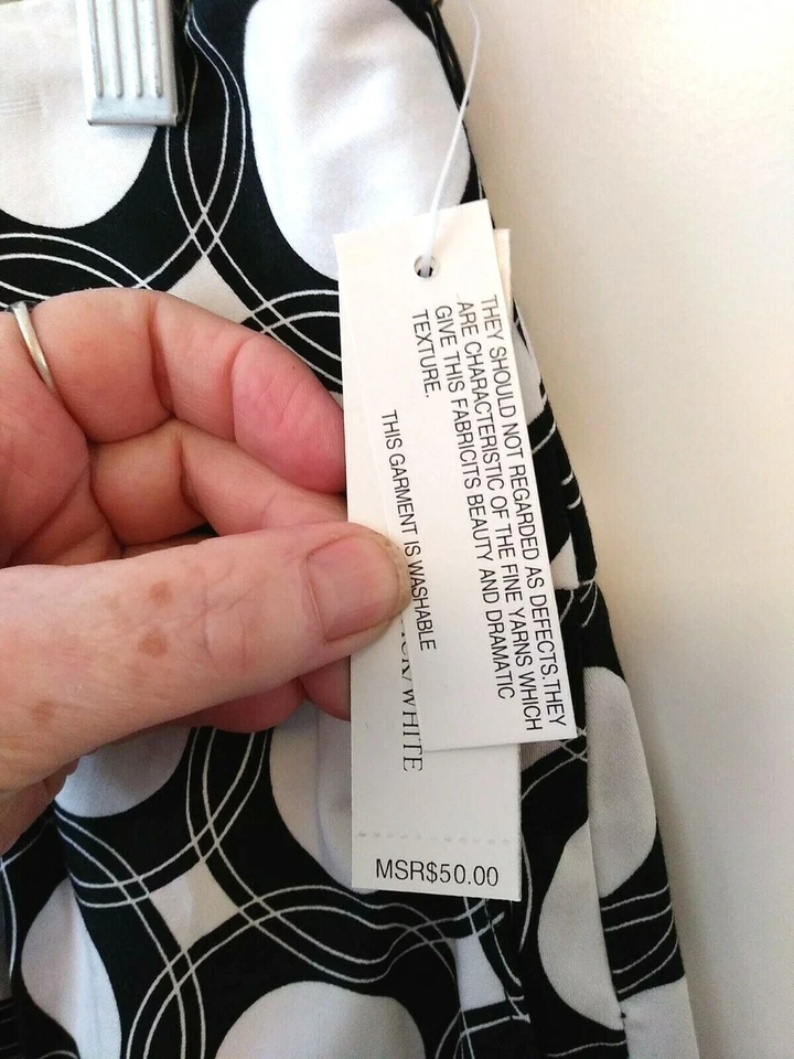 NEW WOMEN'S LARRY LEVINE SPORT WHITE % BLACK LARGE POLKA DOT SKIRT 14 L $50 MSRP - Image 2 of 4