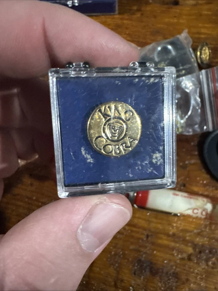 Colt Firearms Collectable Dealer Lot Of 10 Colt Pins, Key Chain & Lock - Image 4 of 4