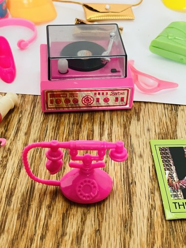 Barbie 1980’s Assorted Accessories Lot Sports Music Shoes Hangers Hats & More - Picture 4 of 13
