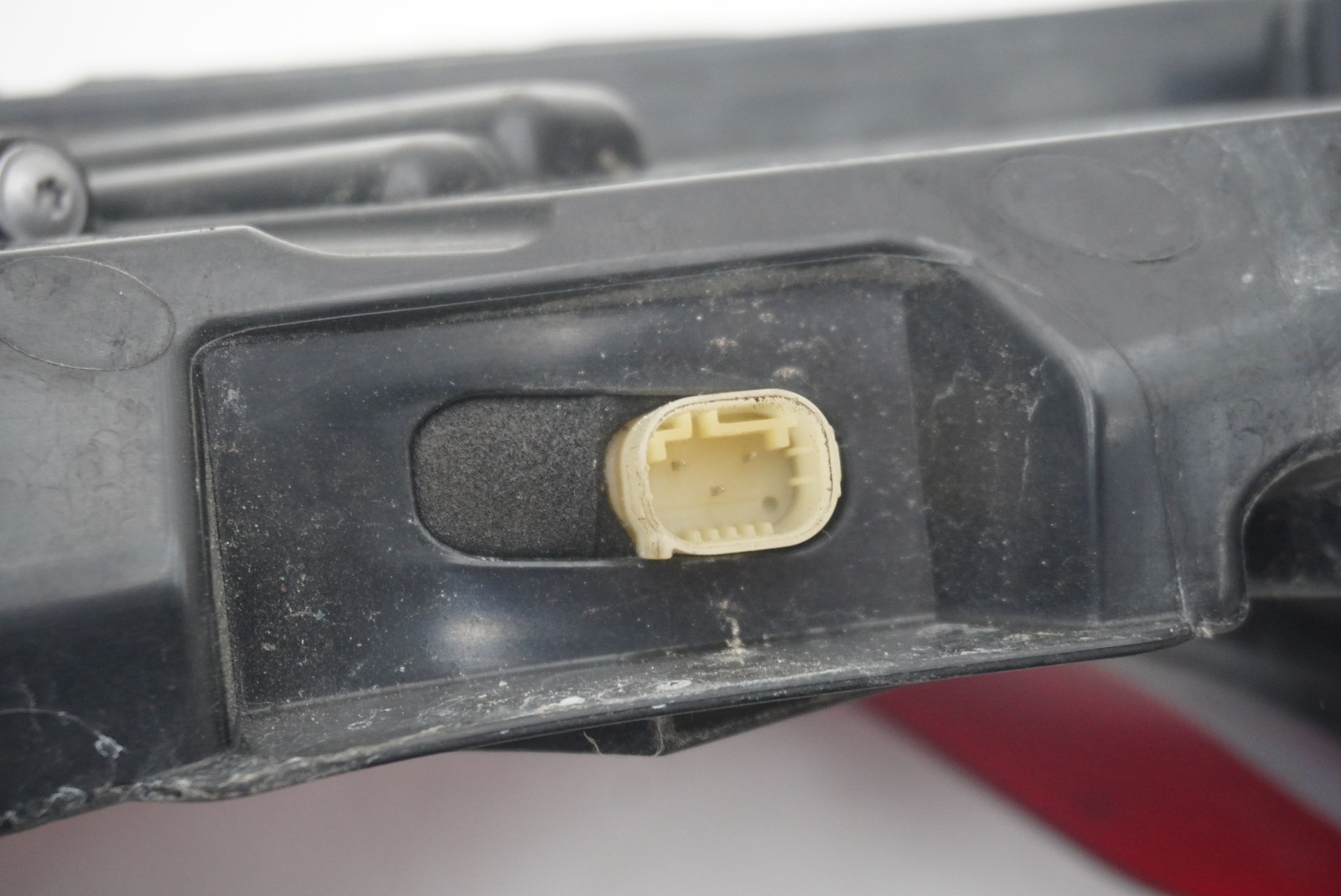 Rear Right LED Center Middle Tail Light Lamp Assembly 63217310782 OEM BMW i8
