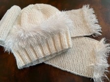 NEW HANDMADE CHILD-SIZE KNIT HAT AND SCARF SET W/FRINGE, WHITE