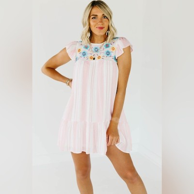 NWT Blu Pepper The Duncan Embroidered Mini Dress Women s Size Medium White Pink