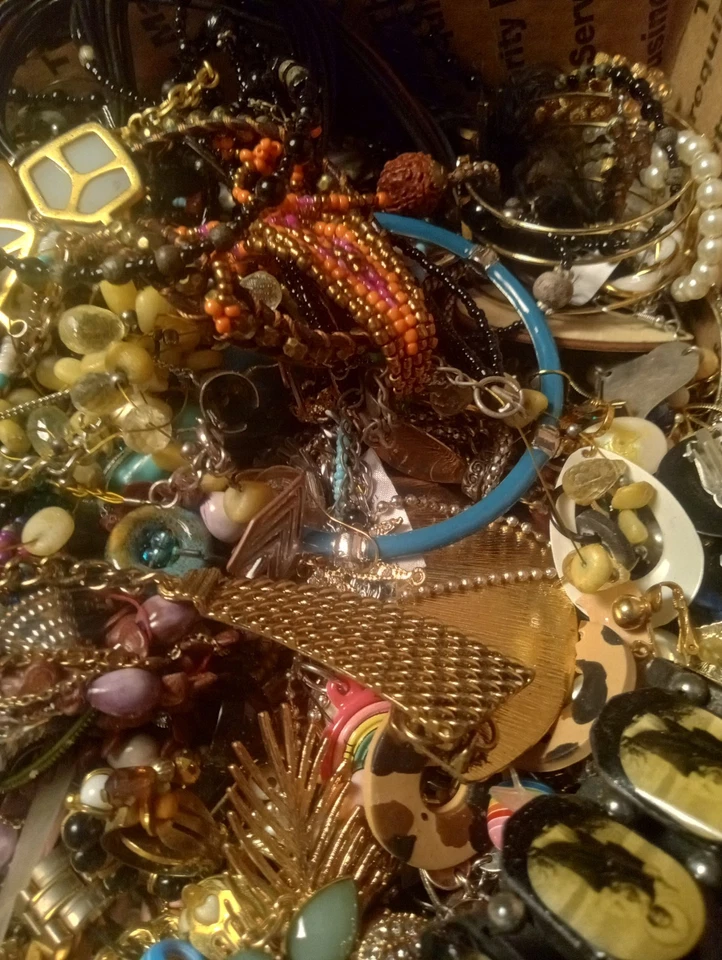 Лот 8 фунтов бижутерия бижутерия сломанная запутанная перепрофилированная ремонт рукоделие лот 32 - Изображение 2 из 4