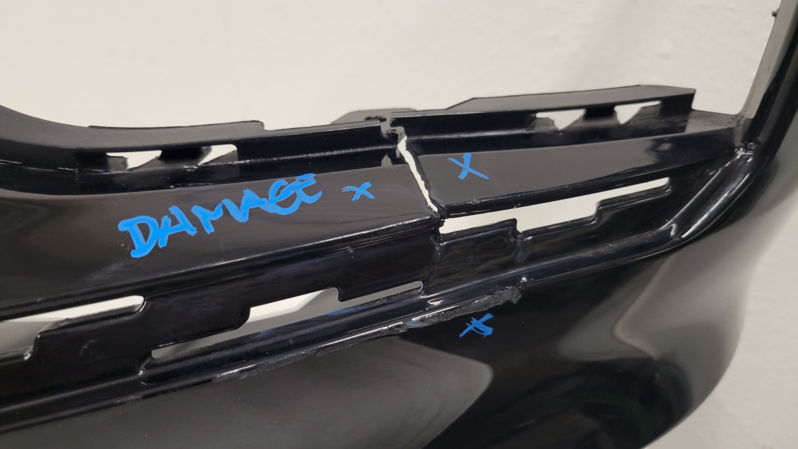 2021 2022 2023 2024 2025 BENTLEY BENTAYGA FRONT BUMPER COVER OEM 36A.807.093