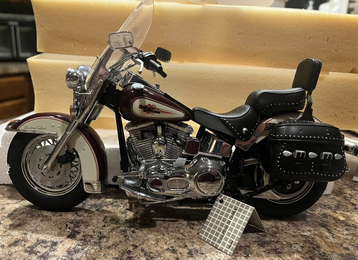 FRANKLIN MINT 1989 HARLEY-DAVIDSON HERITAGE SOFTAIL CLASSIC FRANKLIN MINT 1989 HARLEY-DAVIDSON HERITAGE SOFTAIL CLASSIC