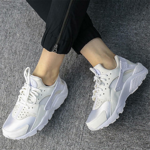 wmns air huarache run