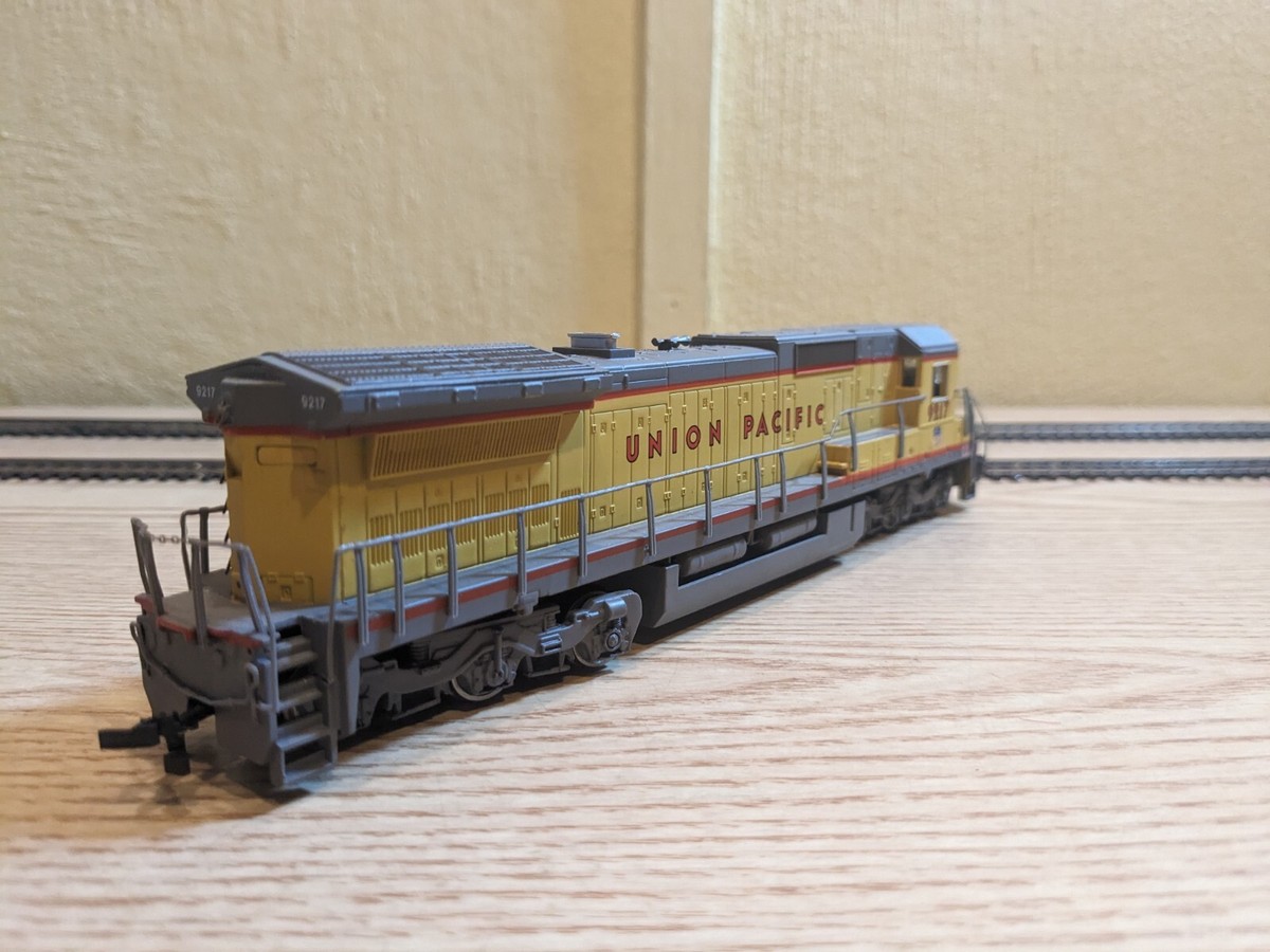 Spectrum 85004 - Union Pacific #9217 Dash 8 40C Diesel Locomotive