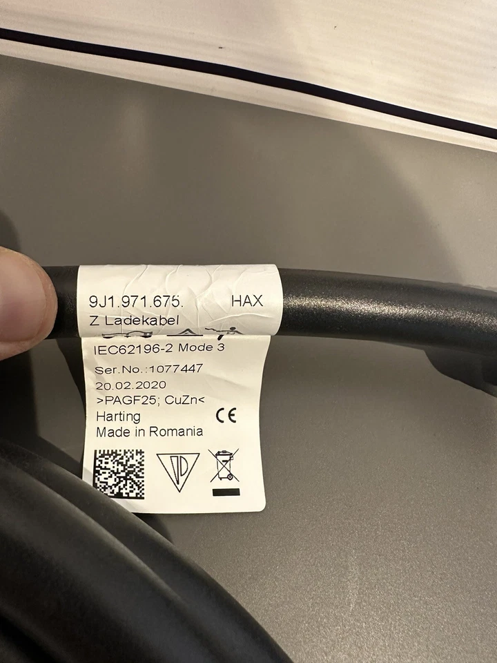 Genuine NEW VW Audi Skoda Charging Cable Public Use 9J1971675 32amp 4.5m - Image 2 of 4