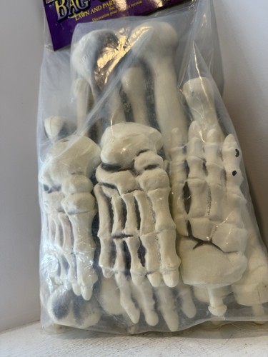 Vintage 1995 Bag-O-Bones Halloween Lawn Decor Paper Magic Group Discontinued - Picture 4 of 8