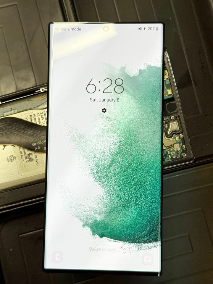 Substituição de tela ultra LCD original do fabricante Samsung Galaxy S22 - Imagem 3 de 4