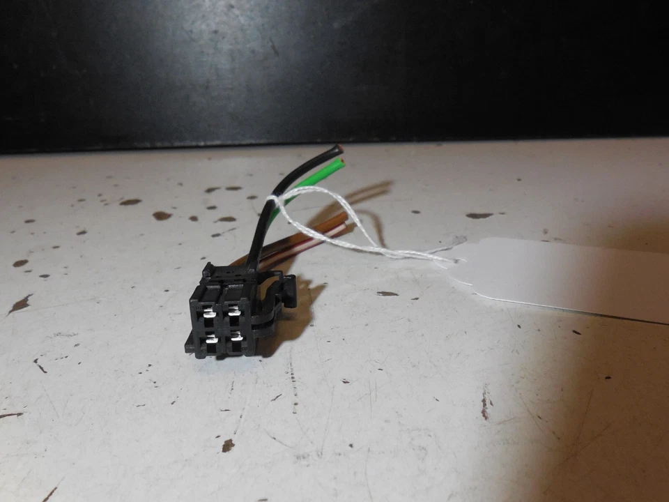 Штепсельная вилка проводного ткацкого станка 2105457628 подходит для 01–07 Mercedes Benz C55 AMG C320 - Изображение 2 из 4