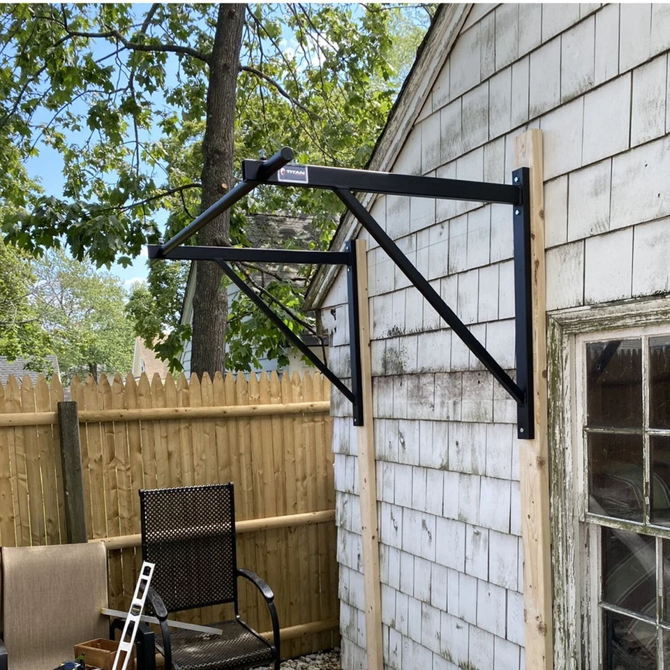 Barra Pull-Up de Montaje en Pared en Techo Titan Fitness, Barra para Mentón, Clasificado 500 LB Foto 3 de 4