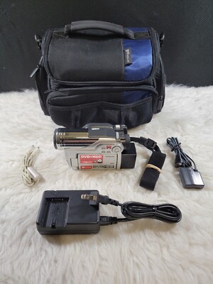 Hitachi DZ-HS300A DVD Hybrid Camcorder with 25x Optical Zoom
