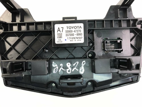Y2828 TOYOTA Climate Control Unit 55900-47270 - Picture 3 of 4