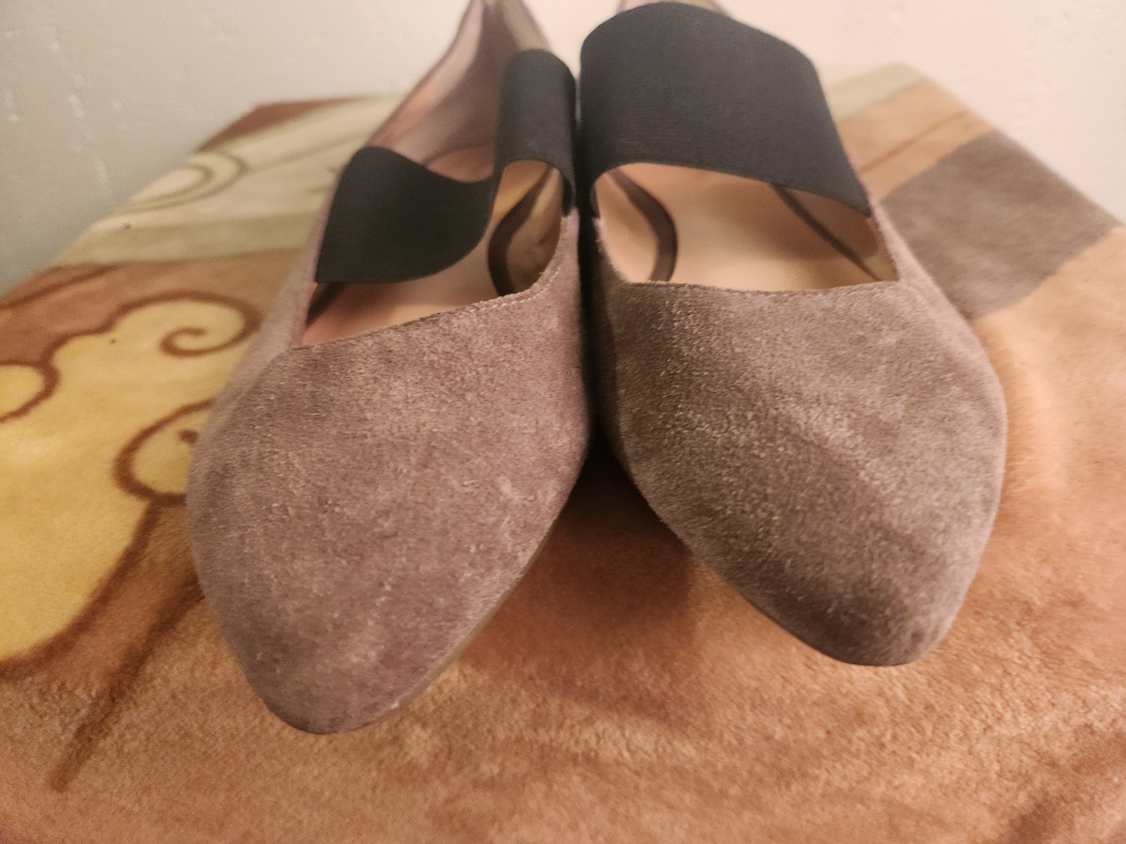 Sole Society Kami Womens sz 9.5 Taupe Suede Elastic Strap Slip On Flats #44