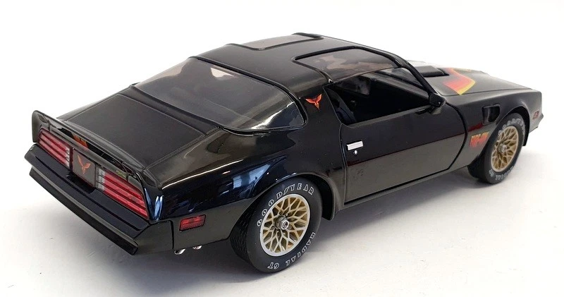 Greenlight 1/18 Scale 19080 - 1977 Pontiac Firebird Trans AM - Black - Image 2 of 4