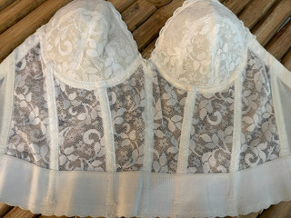 VINTAGE by ADONNA LACE CORSET boning & underwire UNION LABEL sz 36B