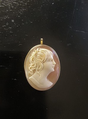 Vintage Italy Cameo 14K Yellow Gold Oval Statement Pin Brooch Or Pendant