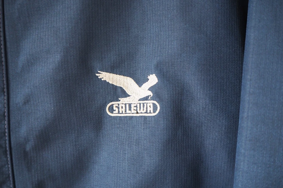Vintage SALEWA Gore-Tex Jacket Size XL blue outdoor 90s ski style light wear - Image 3 of 4