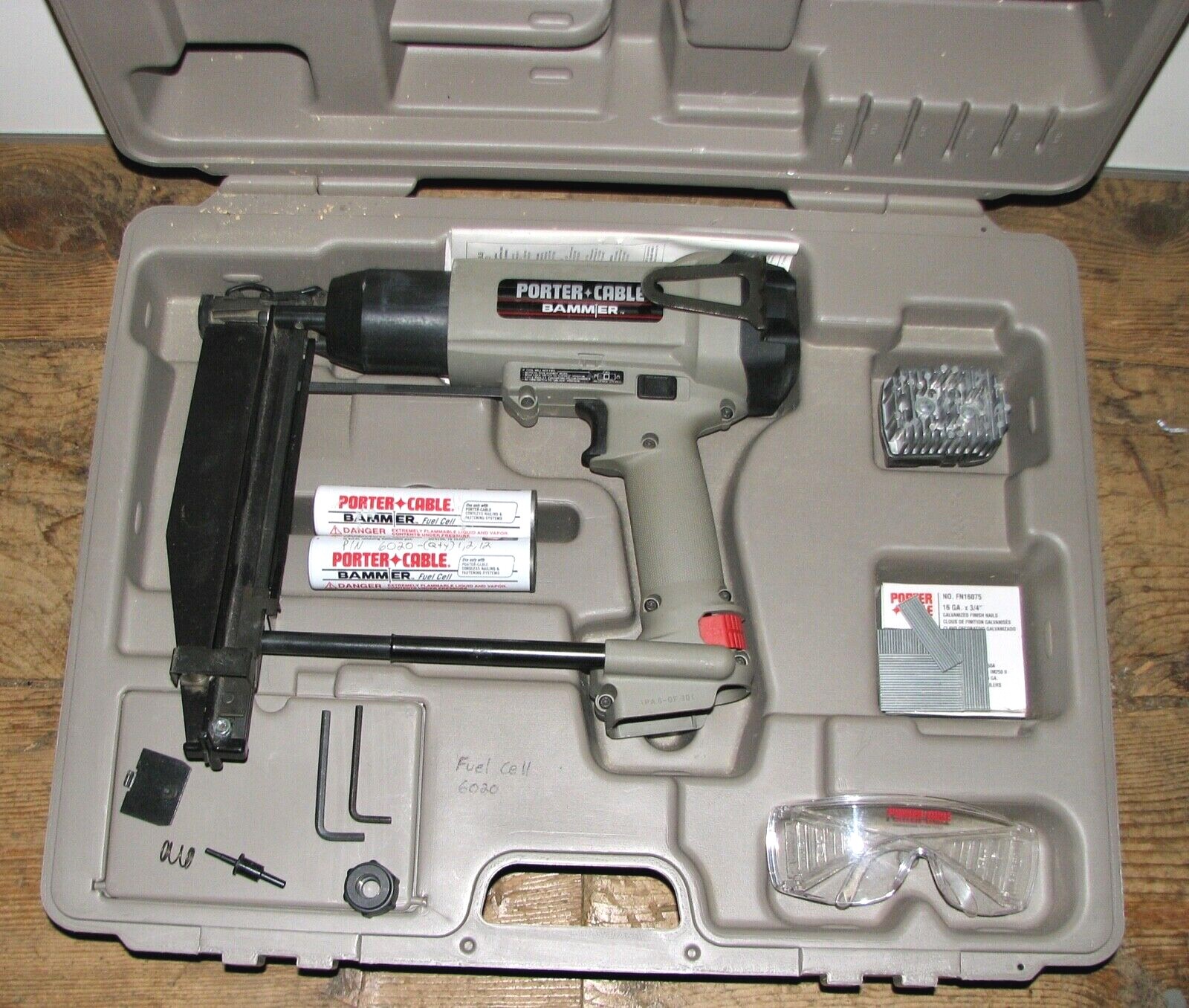 Porter Cable CFN250 Bammer Cordless Finish Nailer w/Case,Fuel Cells