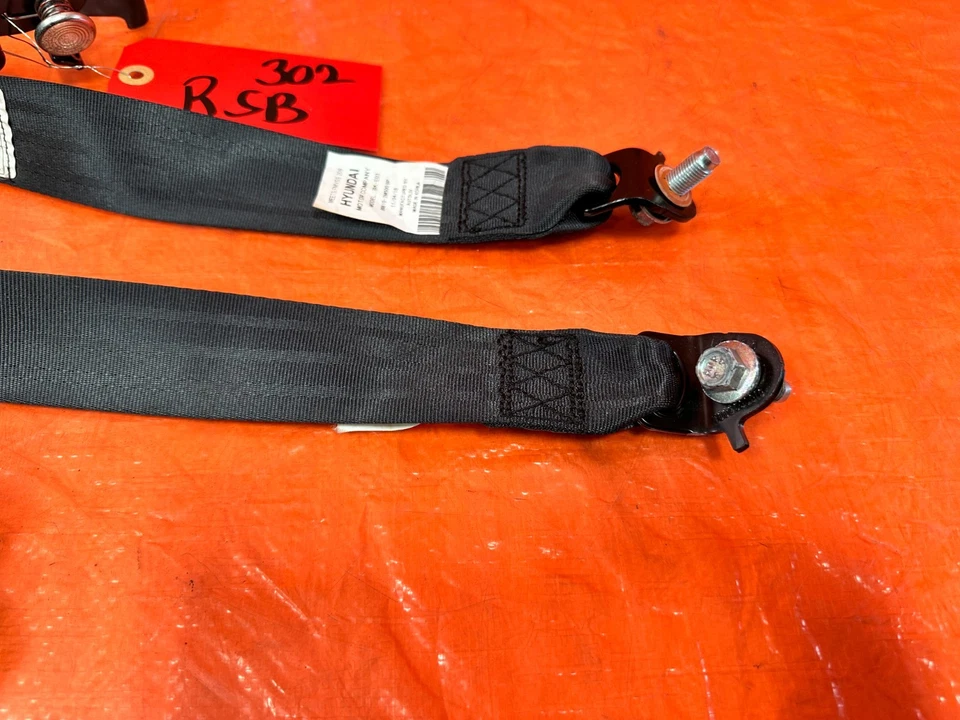 10-16 HYUNDAI GENESIS CUPÉ - CINTURONES DE SEGURIDAD TRASEROS - CINTURONES DE SEGURIDAD IZQUIERDO Y DERECHO - OEM 302 Foto 4 de 4