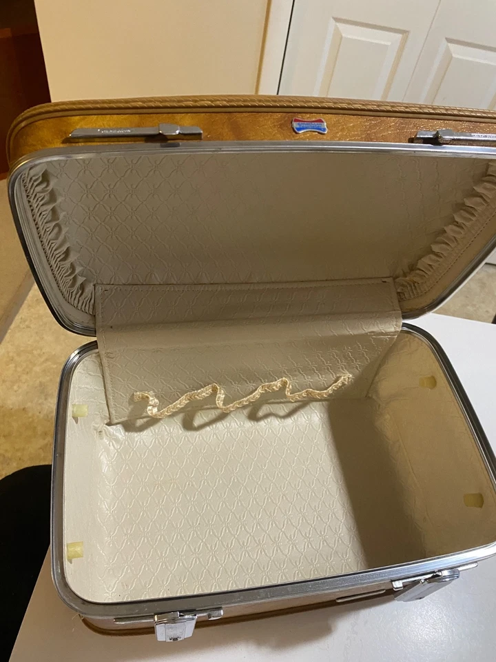 Maleta Equipaje Vintage American Tourister Carcasa Rígida Dorada Llave Original con Env Foto 2 de 4