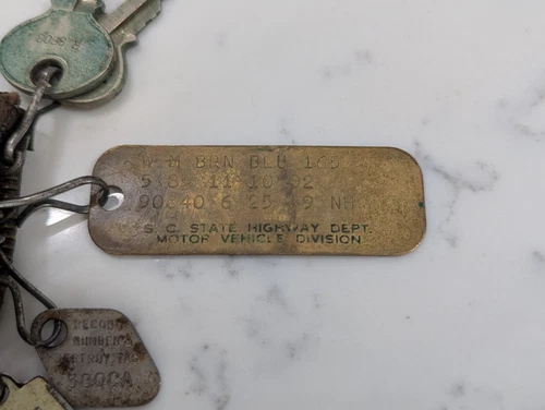 Vintage 1953 Brass South Carolina Drivers License N. Augusta SC Disabled Vet Tag - Imagen 3 de 11