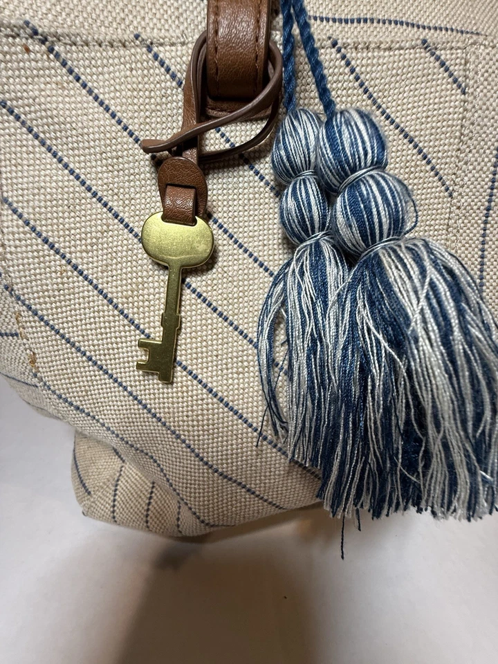 Bolso de Mano Fossil Rachel 2024 de Lona a Rayas Correas de Cuero Dijes Completamente Forrado Grande Foto 4 de 4