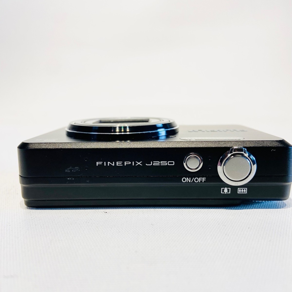 Fujifilm FinePix J250 Digital Zoom Camera Kit, Excellent & Unworn