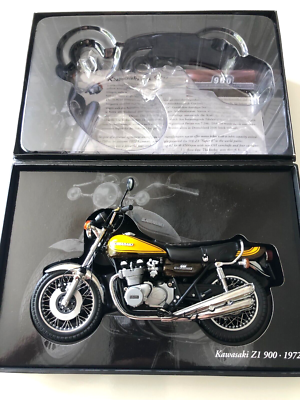 MINICHAMPS 1972 KAWASAKI Z1 900 COLOR CANDY GREEN/YELLOW SCALE 1