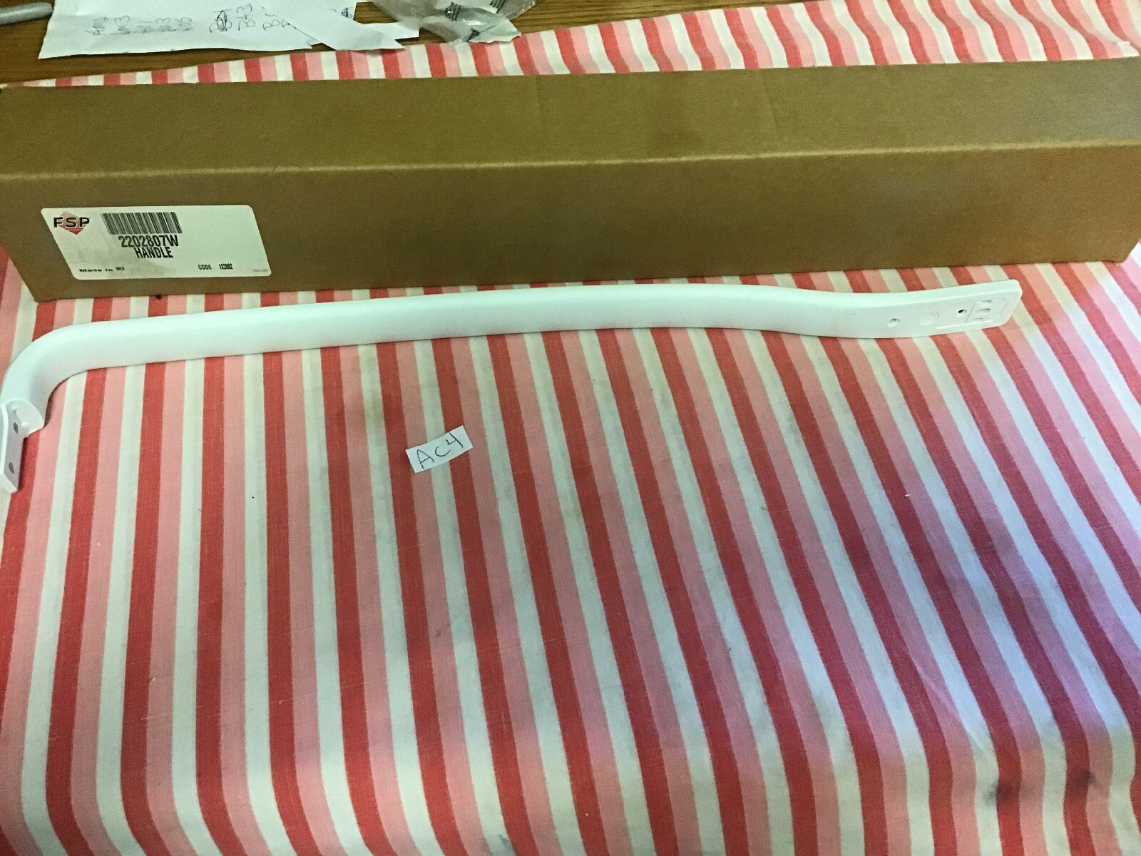 Refrigerator Freezer Fridge Door Handle WP2202807W