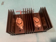 Amplificatore integrato Sansui AU-999 - Dissipatore di calore e transistor di uscita