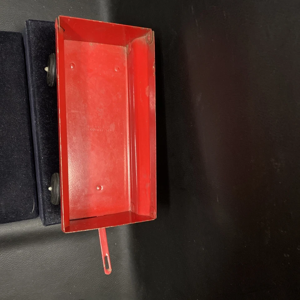 Toy Ertl Case IH International Steel Flare Side Box Wagon  farm 1:16 Scale - Image 2 of 4