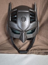 Batman Mask DC Comics 15 Sounds Phrases Lights Armor Up Costume
