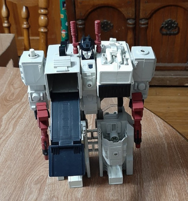 Metroplex 1985 G1 Transformers Action Figure Set Hasbro Near Complete