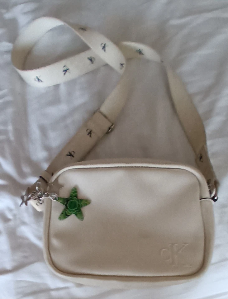 Calvin Klein Women's Crossbody Bag Small - Image 3 of 4