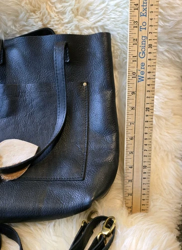 Bolso de Mano Portland de Cuero Grande Guijarro Negro con Correa para el Hombro Etiqueta Colgante de Cuero de Vaca - Imagen 16 de 23