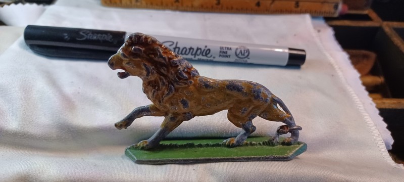 Antique Heavy Metal LION FIGURINE~Toy 1920'S-30'S