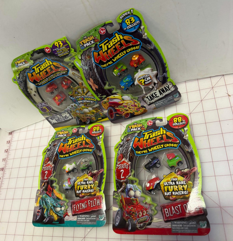 Lot of 16 Trash Packs Trash Wheels Brand New in 4 Packages with Flying Filth