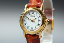 [MINT] GUCCI 7200L 26mm White Roman Dial Quartz Women's Watch From JAPAN