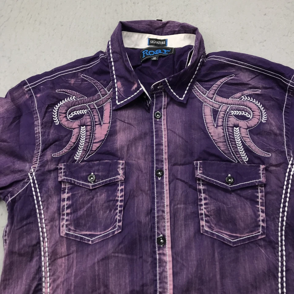 Camisa Roar Para Hombre Mediana Púrpura Bordada Desteñida Logotipo de Socorro Algodón Botón Y2K Foto 2 de 4