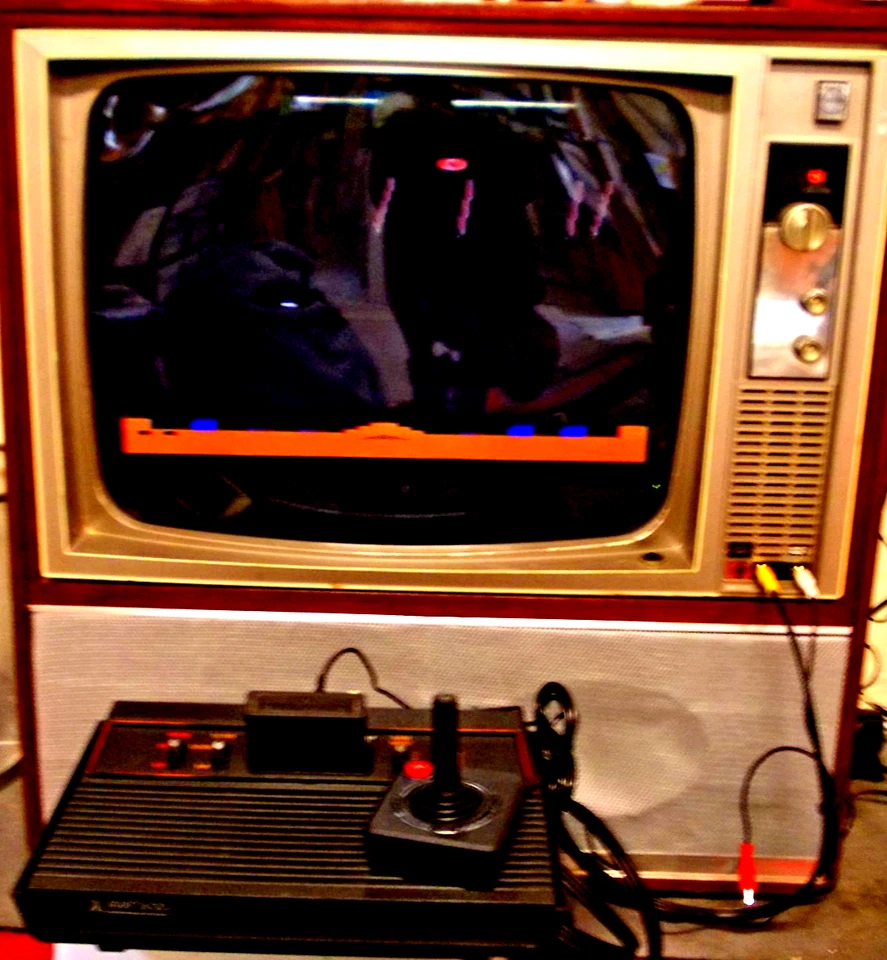 ATARI 2600 VADER CONSOLE AV CONVERTED 2 x NEW JOYSTICKS 4 x GAMES  *TESTED* - image 3 of 4