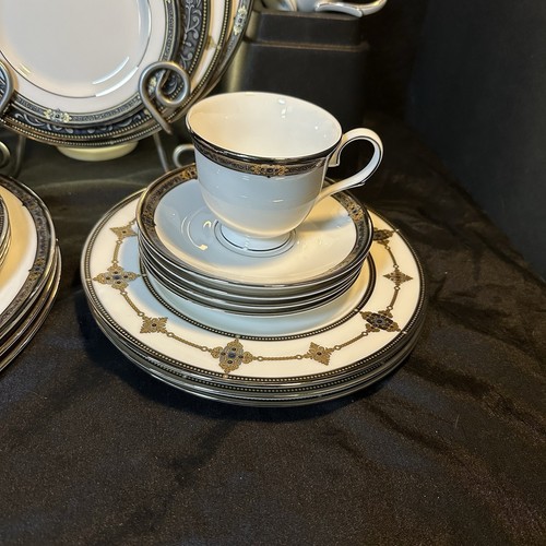 Lenox China “Vintage Jewel” 6 PC Dinnerware Set - 4 Settings (5PC Plus Luncheon) - Picture 6 of 17