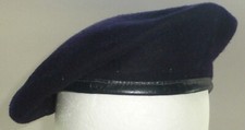 Britisches Barett, dunkelblau, Größe 6  7/8, 1954