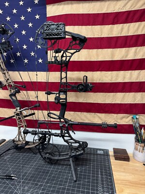Loaded RIGHT Handed Mathews Vertix Bow Package - 70lb with 28.5'' Draw Length