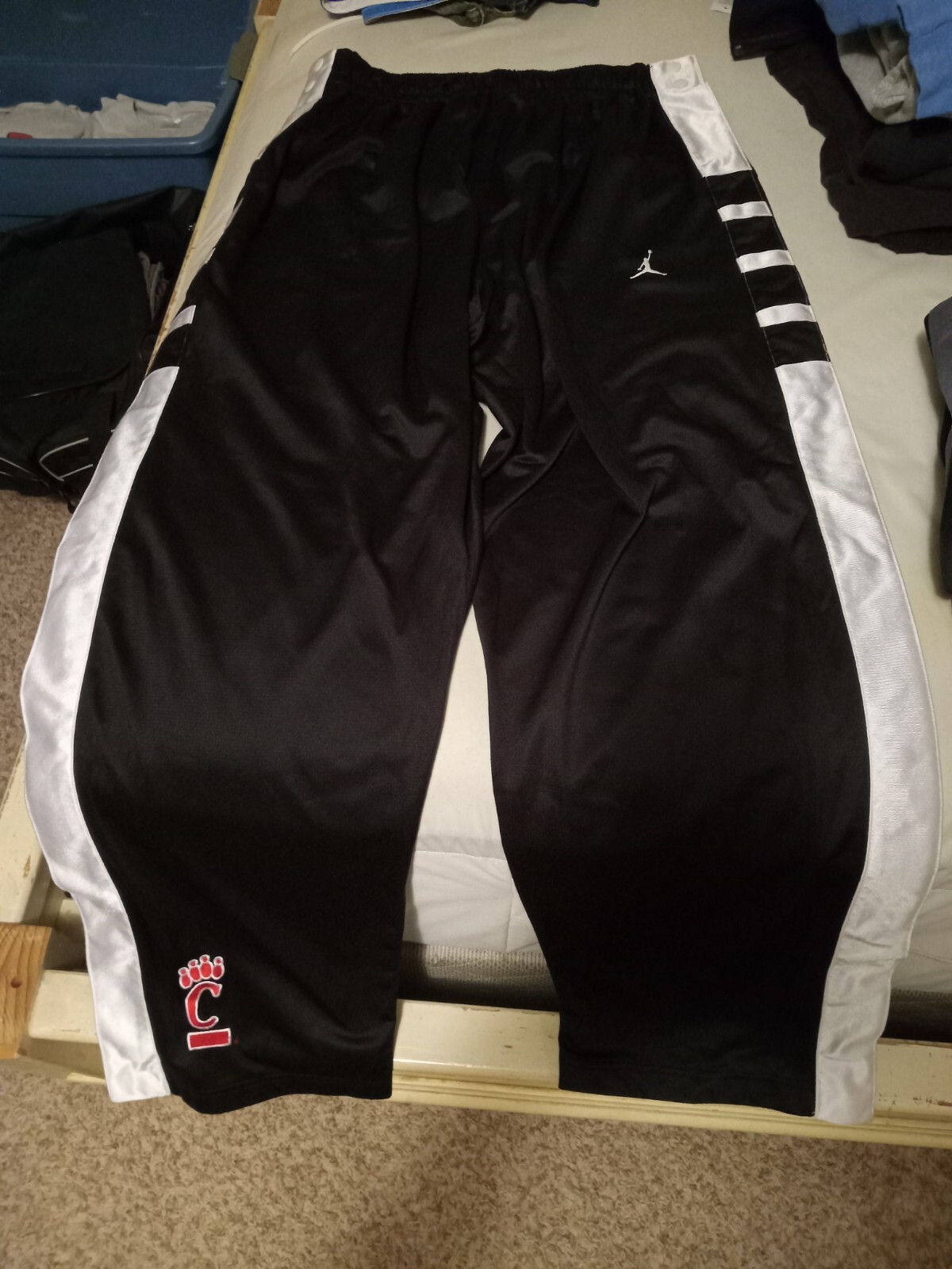 Jordan Cincinnati Bearcats Tear Away Shooting Pants eNotary