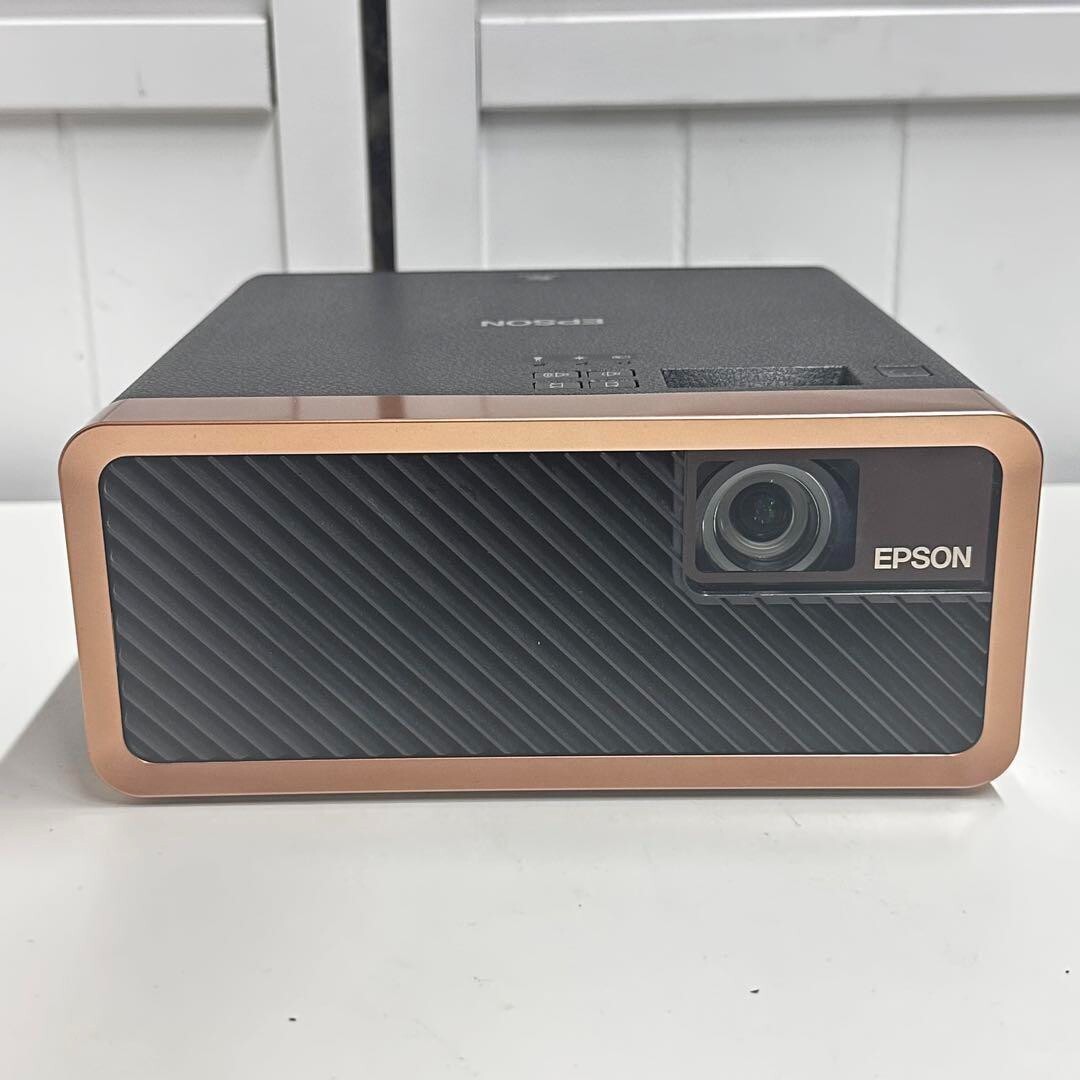 EPSON EF-100B Home Projector dreamio 2000lm Laser Black Used